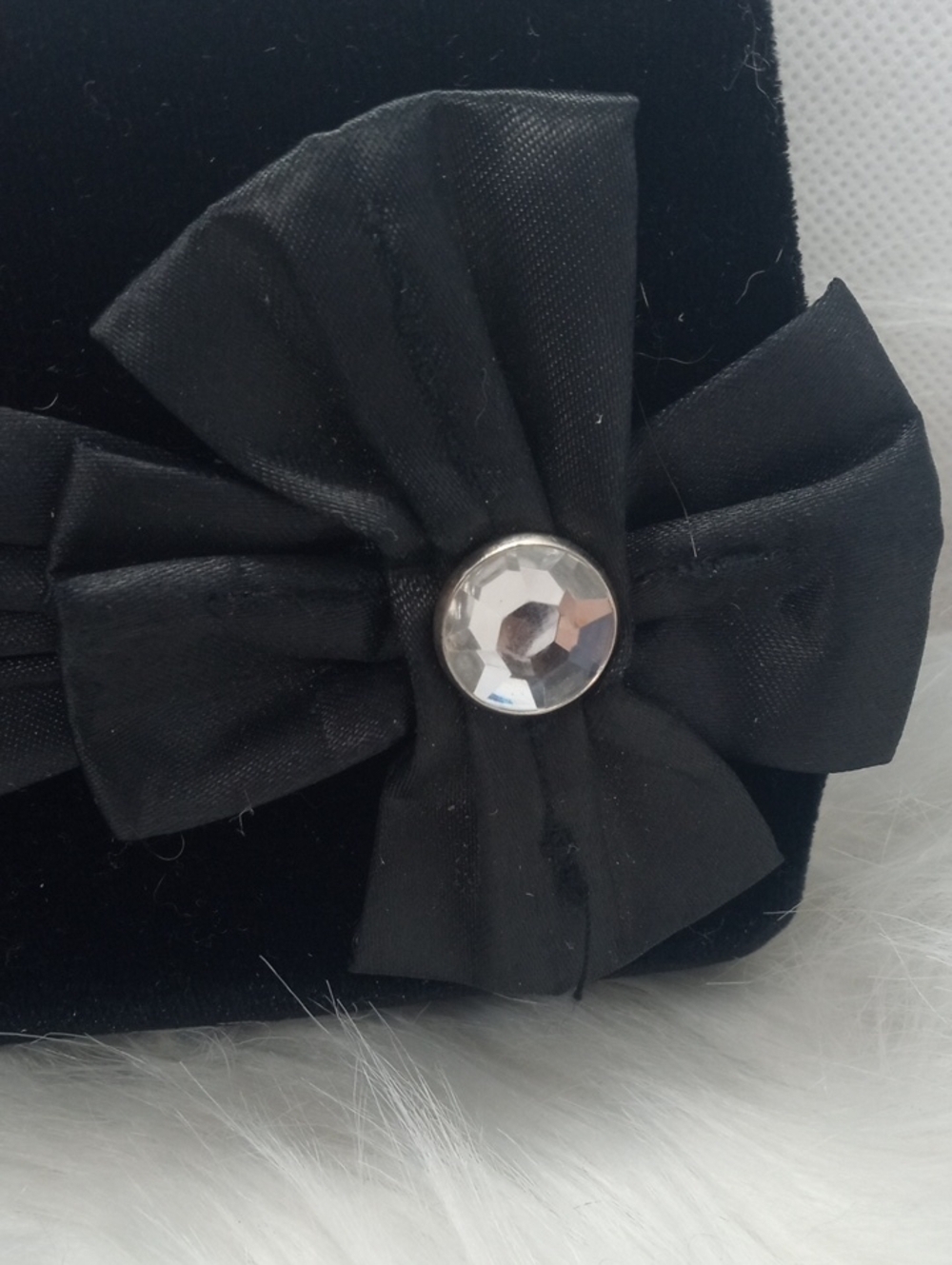 QGIRLS VELVET HANDBAG w/SATIN BOW - Picture 3 of 6